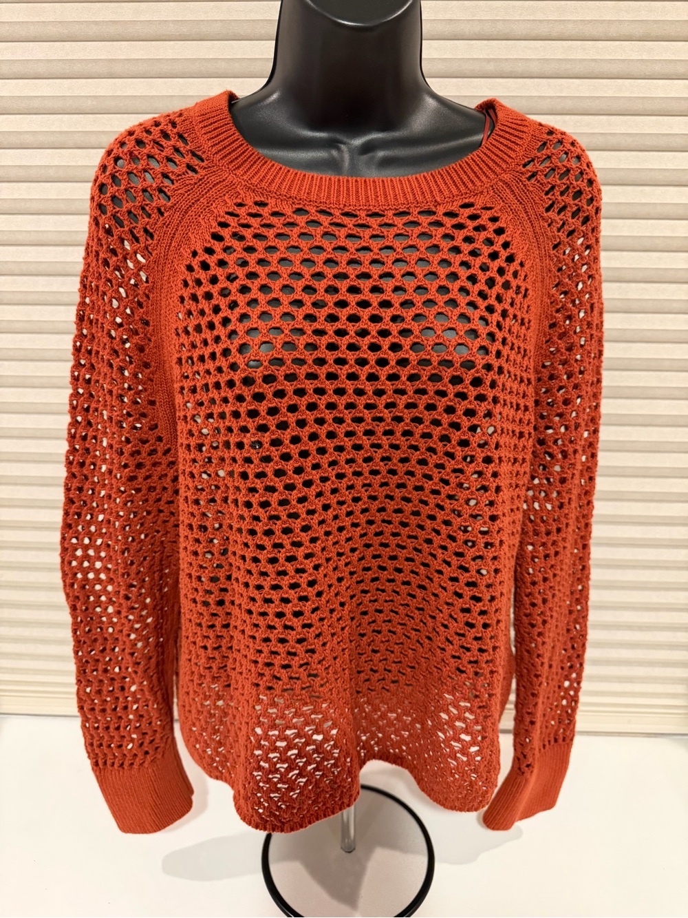Old Navy Open-Knit Crewneck Sweater in Rust Orange Women’s Medium